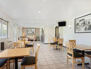 Super 8 By Wyndham Joppa Hotel Buitenkant foto